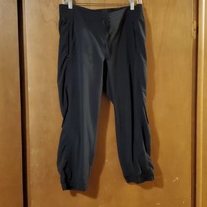 Athleta black capris size 10